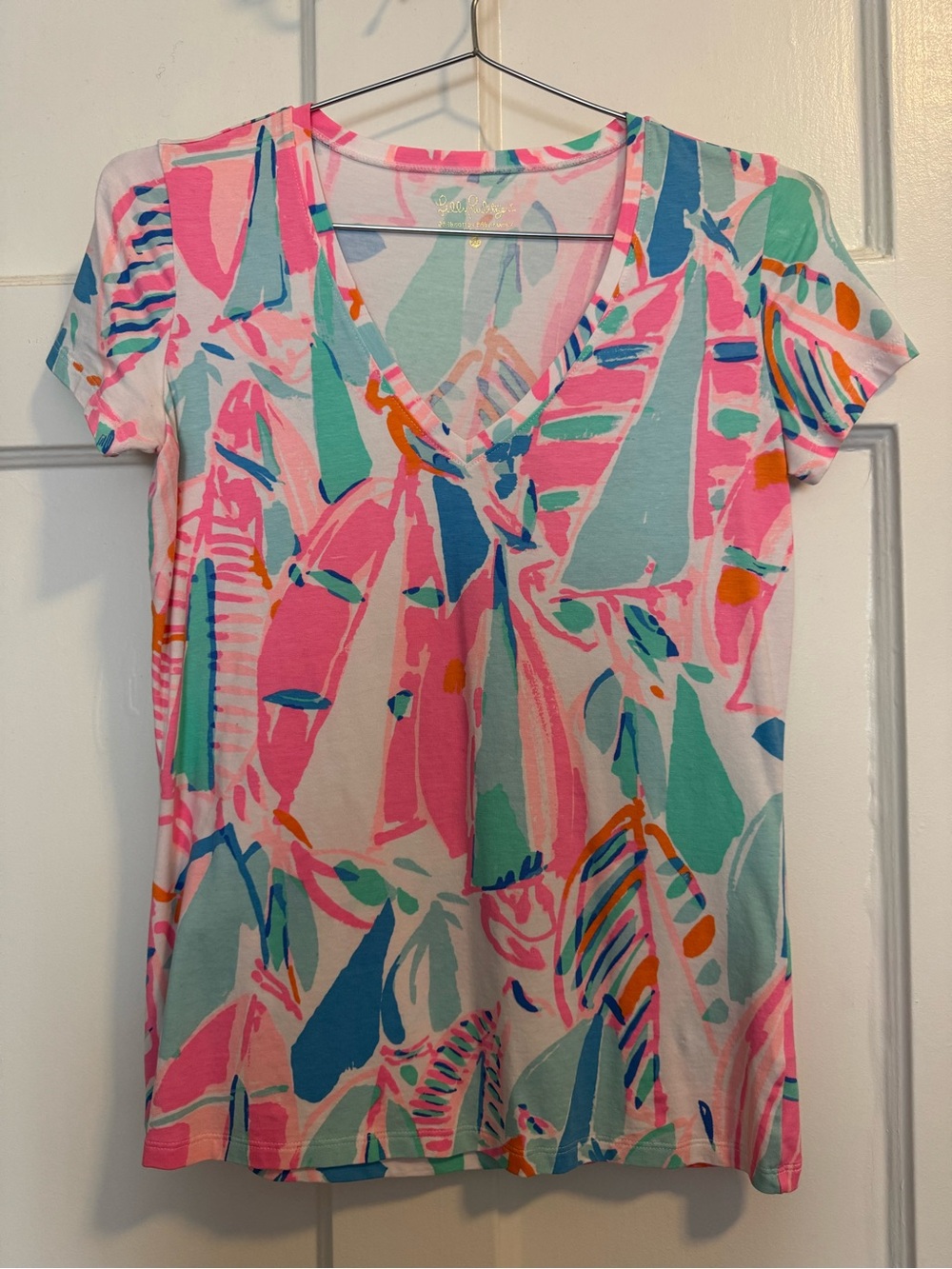 Lilly Pulitzer V-Neck Tshirt